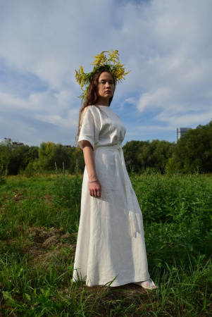 Длинное льняное платье Цельная Длинное льняное платье Цельная