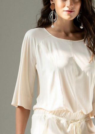 Кремовый комбинезон