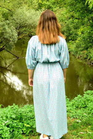 Платье с открытыми плечами и рукавами Аленушка