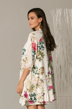 Халат с цветами и оборкой на подоле Халат с цветами и оборкой на подоле