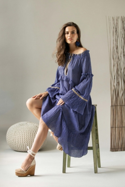 Платье с расклешенными рукавами Платье с расклешенными рукавами