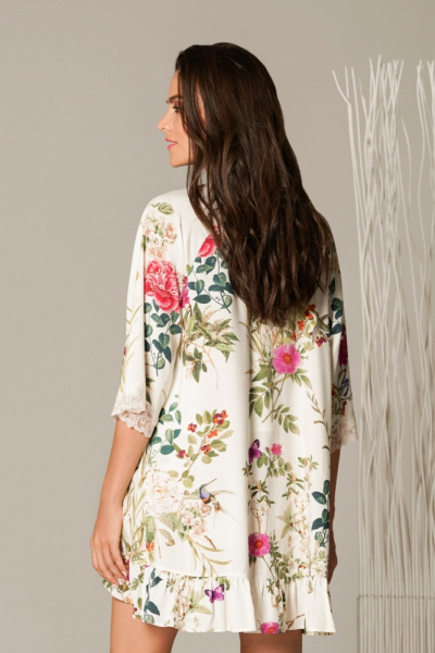 Халат с цветами и оборкой на подоле