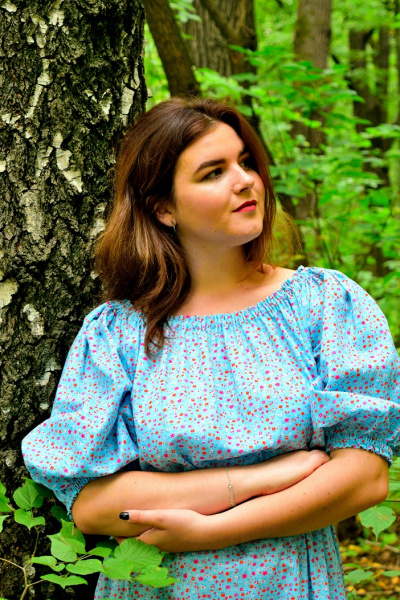 Платье с открытыми плечами и рукавами Аленушка