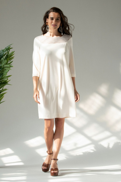 Платье с кружевной вставкой Платье с кружевной вставкой