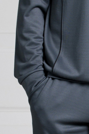 Спортивный костюм с воротником стойка