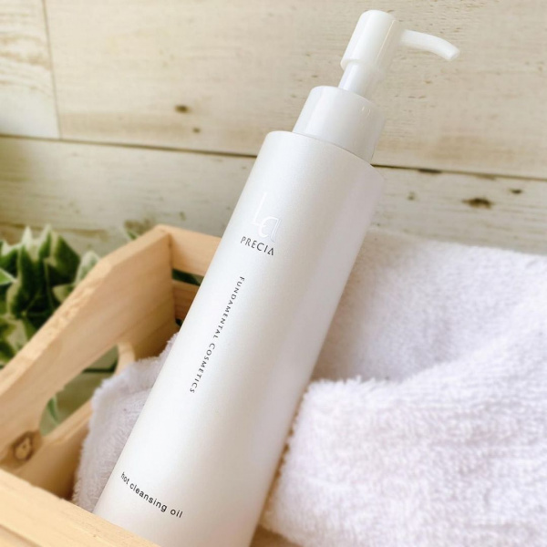 Горячее гидрофильное масло для умывания с плацентой  UTP La PRECIA RENEWAL Hot Cleansing Oil, 200 мл. Горячее гидрофильное масло для умывания с плацентой  UTP La PRECIA RENEWAL Hot Cleansing Oil, 200 мл.