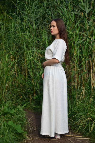 Длинное льняное платье Цельная Длинное льняное платье Цельная