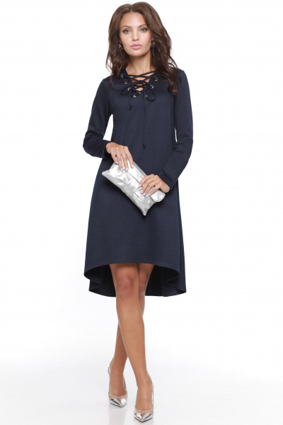 Платье А-силуэта со шнуровкой на декольте